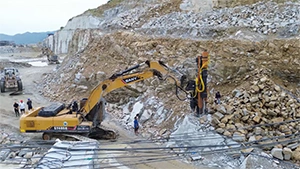 PL-2000L Hydraulic Rock Drill Splitter in Operation