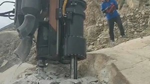 PL-1000L Hydraulic Rock Drill Splitter in Operation