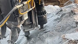 PL-1000L Hydraulic Rock Drill Splitter in Operation
