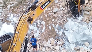 PL-1500L Hydraulic Rock Drill Splitter in Operation